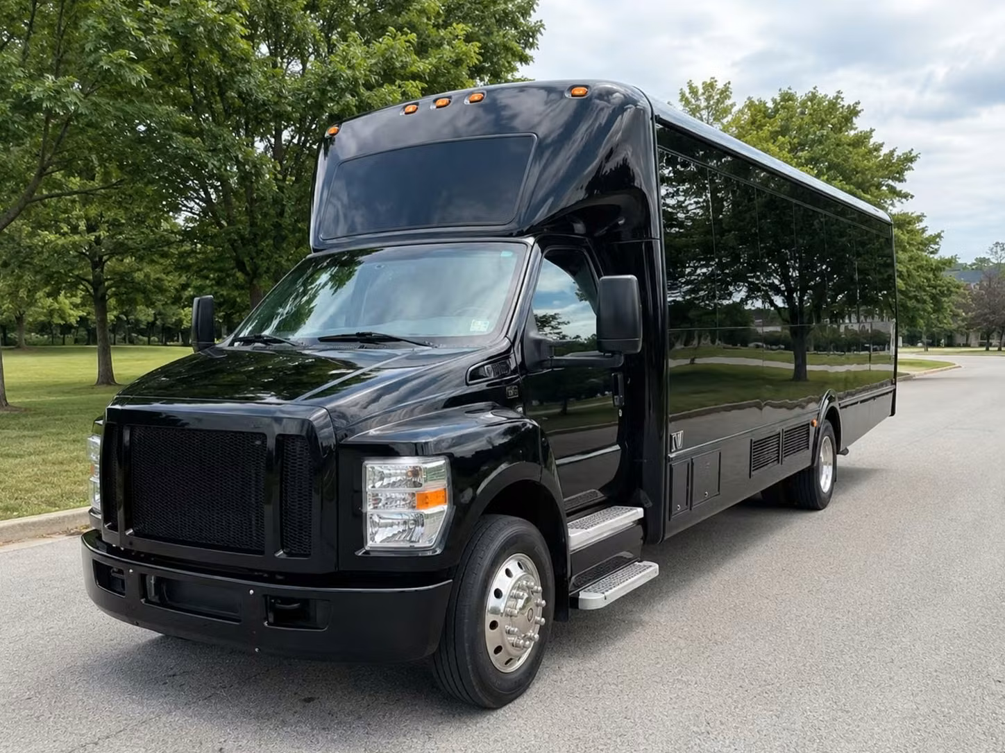 book a party bus to the oregon state fairgrounds for festivals and outdoor shows