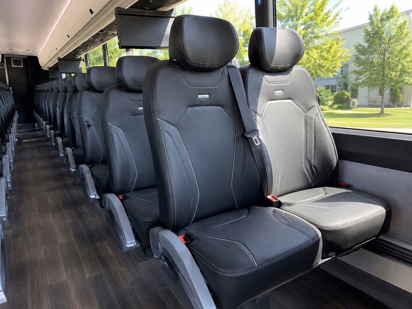 charterbusrentalsalemor com is ready to help you book salem prom transportation today