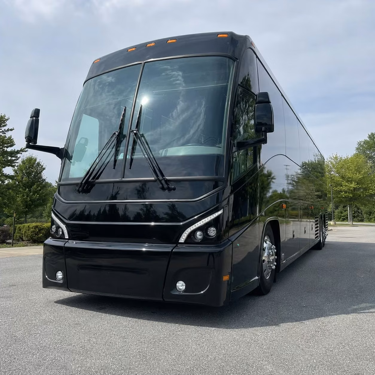 daily commuter shuttle services for salem employers