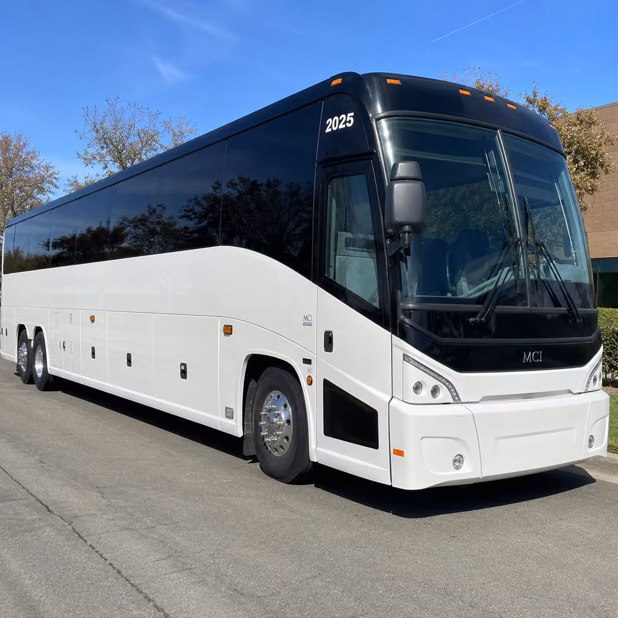 sports team fan charter bus rentals in salem